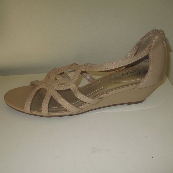 dexflex comfort Womens Tan Rear Zip Slingback Sandal w/2" Wedge NWOB - Size 11M - Picture 5 of 8